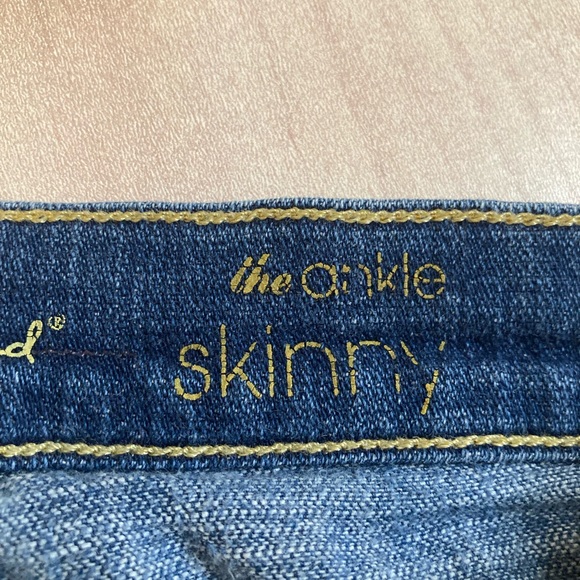7 For All Mankind Ankle Skinny Jeans | Size 26 Medium Wash Stretch Denim - Picture 4 of 8